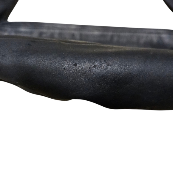 Boulder Ridge Full Grain Cowhide Black Shoulder Bag - Picture 3 of 6